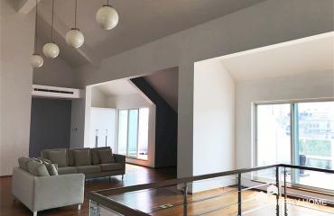 Unique duplex for rent in Gao An Court